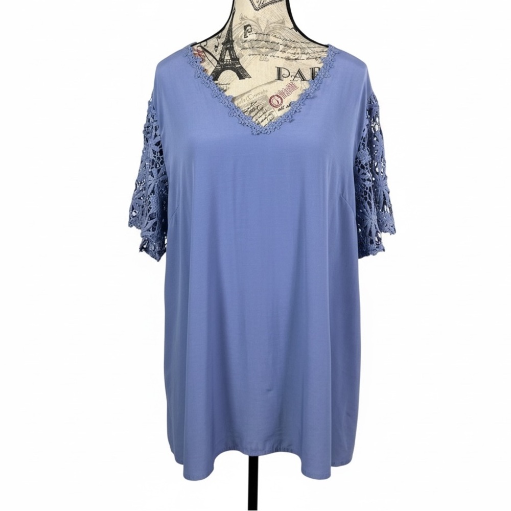 BloomChic Blue Crochet Sleeve Floral V Neck Casual Wear Top US Size 14-16